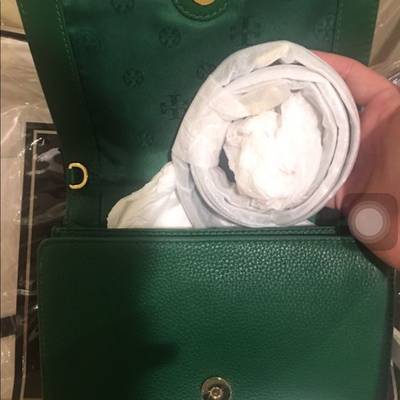 Bought it for my friend. But she does not like it. - Picture 5 of 5